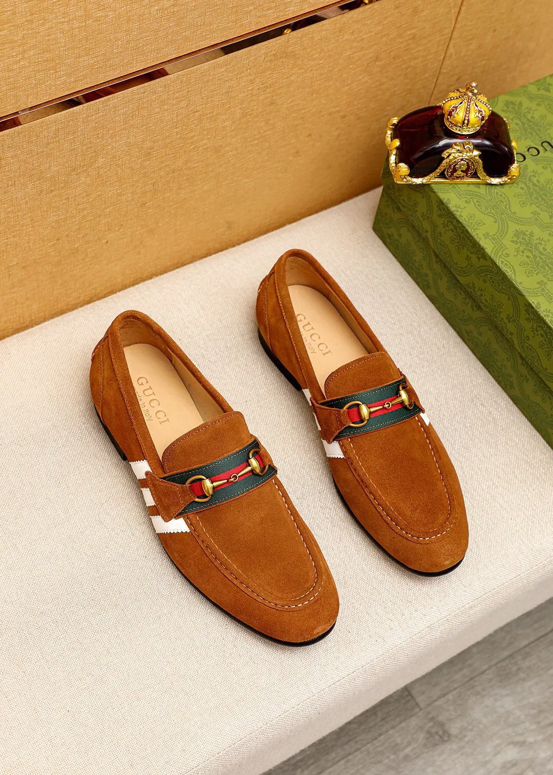 Men's shoes 💰480 💐 Product trademark: GUCCI "Gucci" casual leather shoes Regular size: 38-44 (45.46🉑️customized) Product materials: Selected imported first-layer frosted cowhide upper + classic hardware buckle, imported cowhide leather lining. Strong three-dimensional visual effect, original outsole Color: 4⃣️colors available